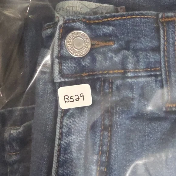 Levi's 512 Women's Size 8M Perfectly Slimming Bootcut Jeans Stretch - Picture 8 of 8